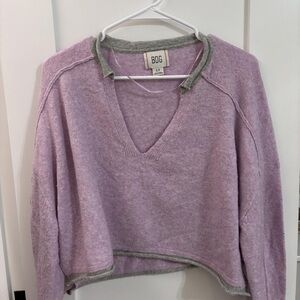 BDG Lilac V-Neck Sweater with Light Gray Edges